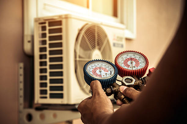 Professional Hvac technician working in Altamont, MO